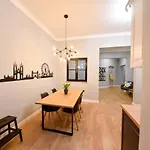 Victoria\'S Old Town Deluxe Apartment (Adults Only)